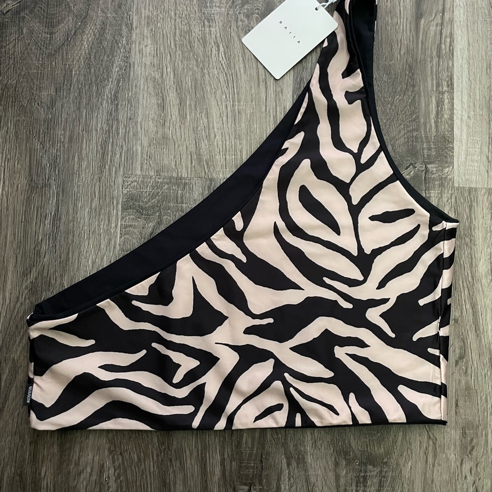 Chic One-Shoulder Zebra Print Top